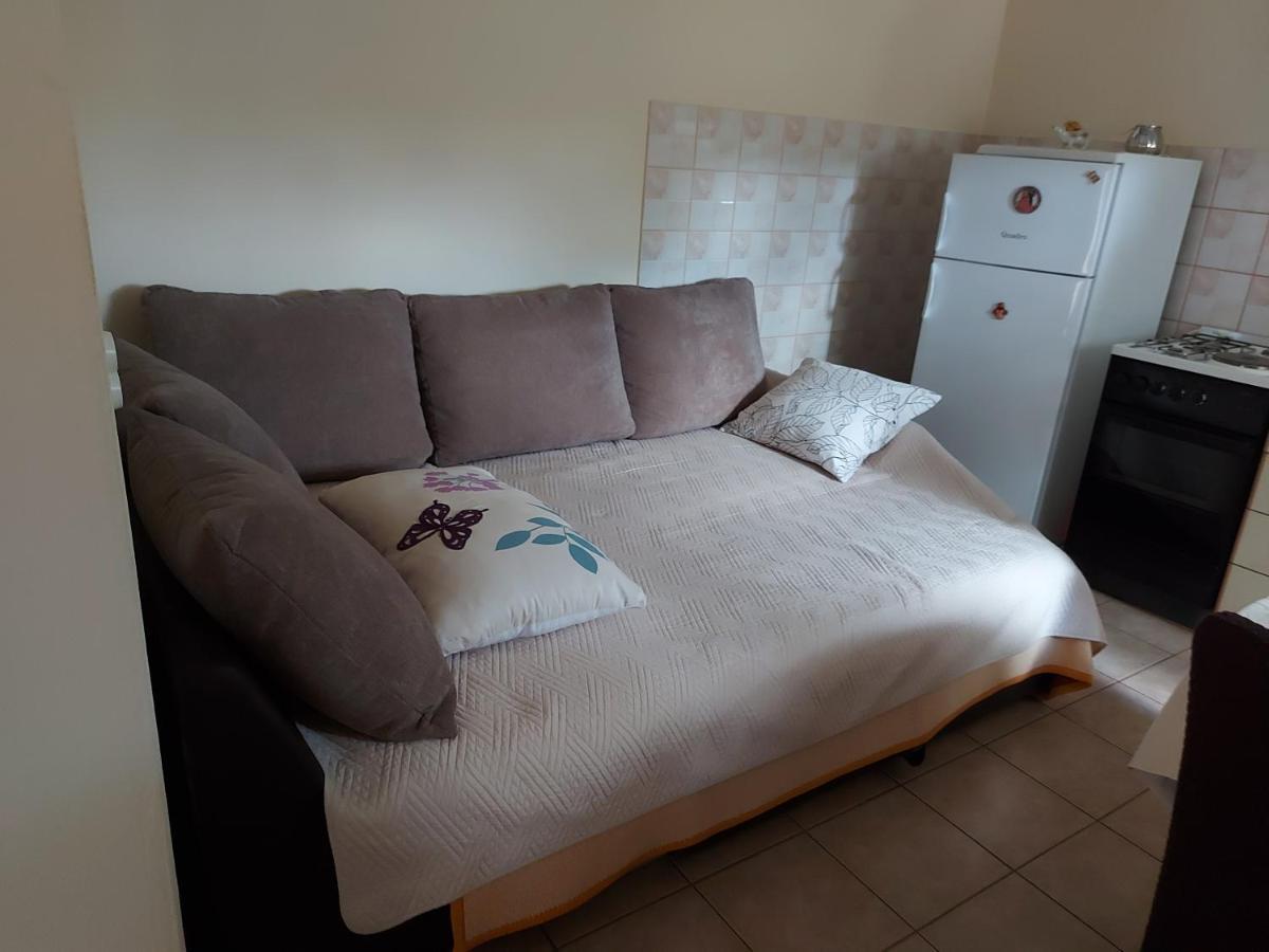 Apartment Nika ชิเบนิก ภายนอก รูปภาพ