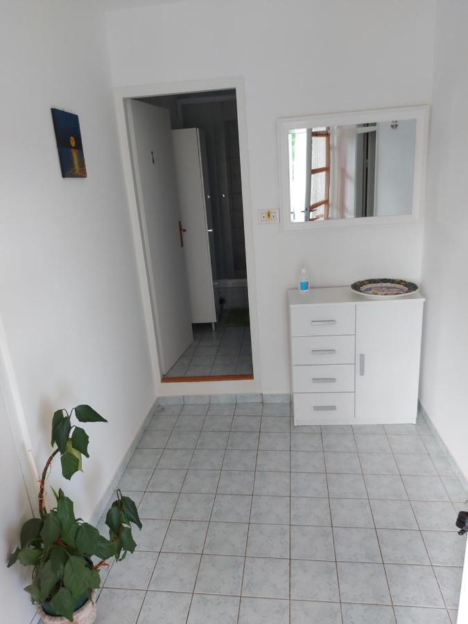 Apartment Nika ชิเบนิก ภายนอก รูปภาพ