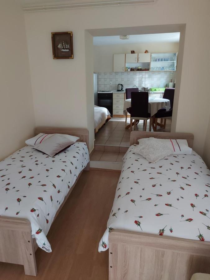 Apartment Nika ชิเบนิก ภายนอก รูปภาพ