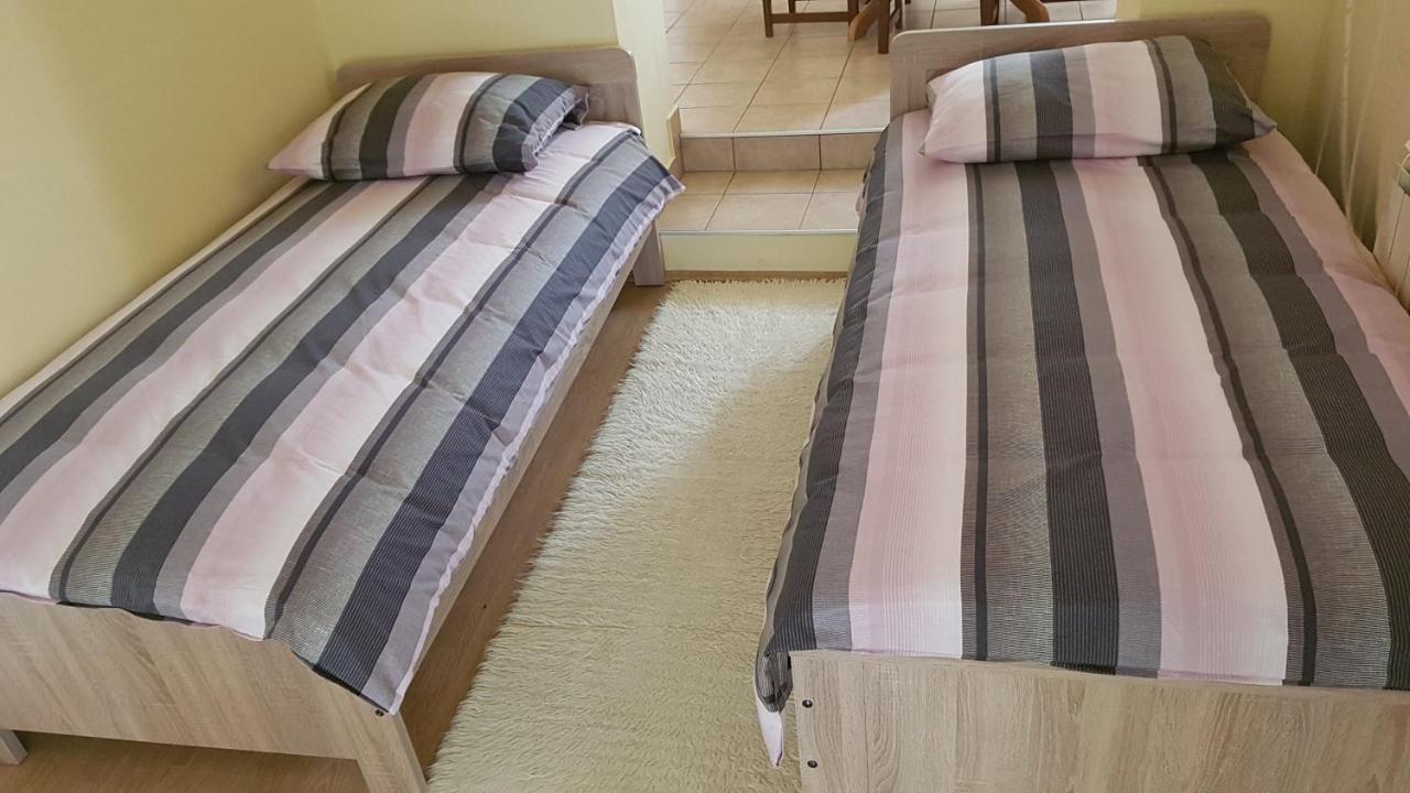 Apartment Nika ชิเบนิก ภายนอก รูปภาพ